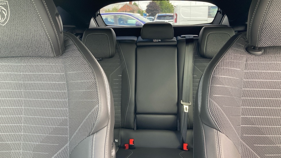 Peugeot 3008 157kW GT 73kWh 5dr Auto Electric Estate - Image 15