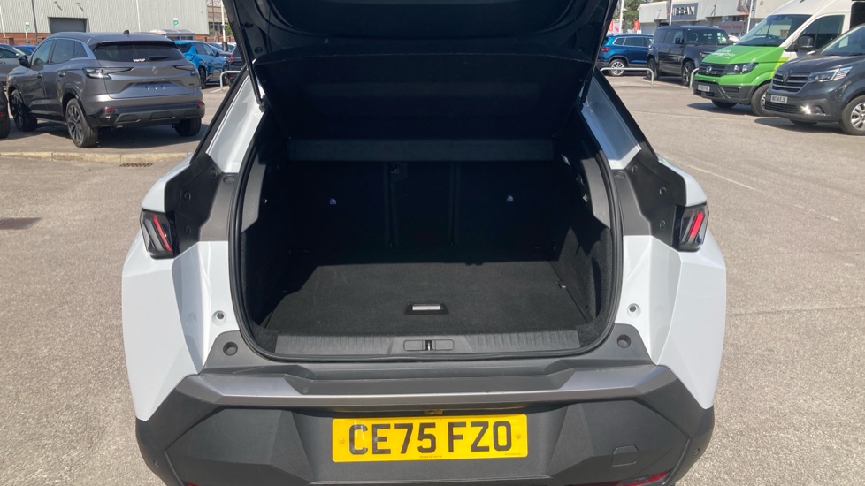 Peugeot 3008 1.2 Hybrid 145 Allure 5dr e-DSC6 Petrol Estate - Image 4