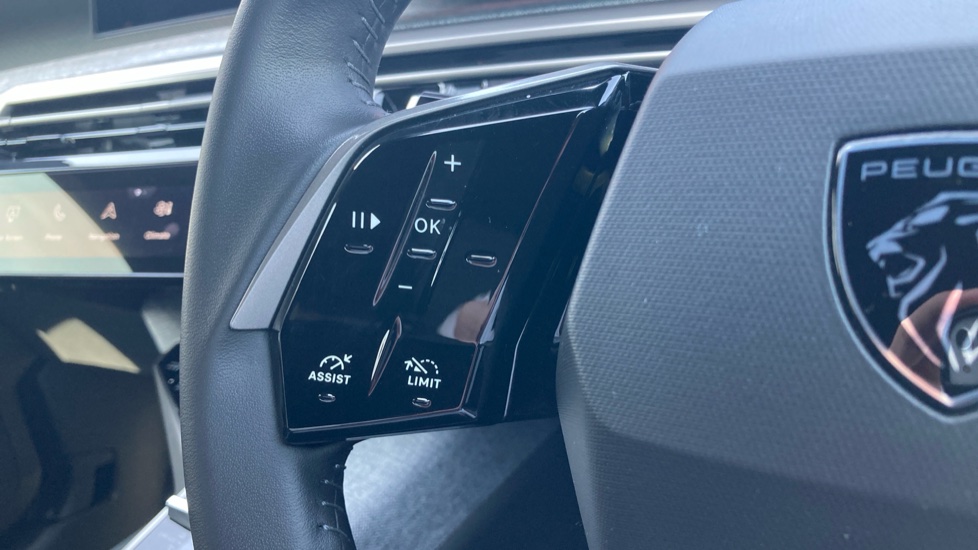 Peugeot 3008 1.2 Hybrid 145 Allure 5dr e-DSC6 Petrol Estate - Image 24