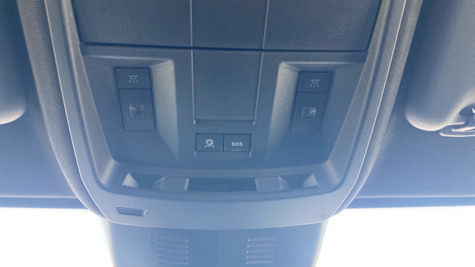 Peugeot 3008 1.2 Hybrid 145 Allure 5dr e-DSC6 Petrol Estate - Image 35