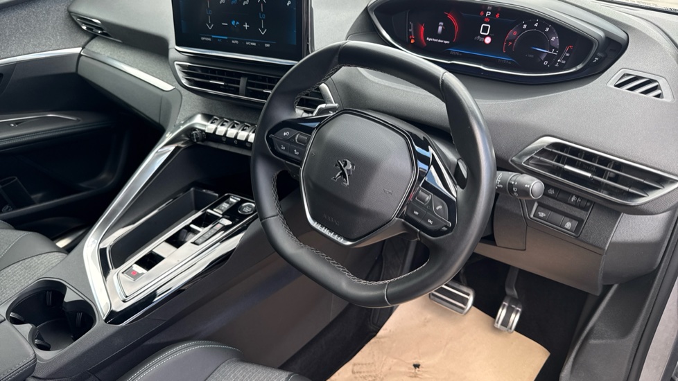 Peugeot 3008 1.2 PureTech Allure Premium+ 5dr EAT8 Petrol Estate - Image 11