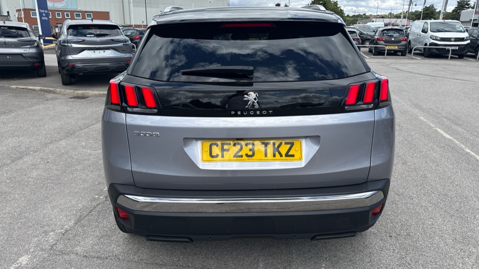 Peugeot 3008 1.2 PureTech Allure Premium+ 5dr EAT8 Petrol Estate - Image 27