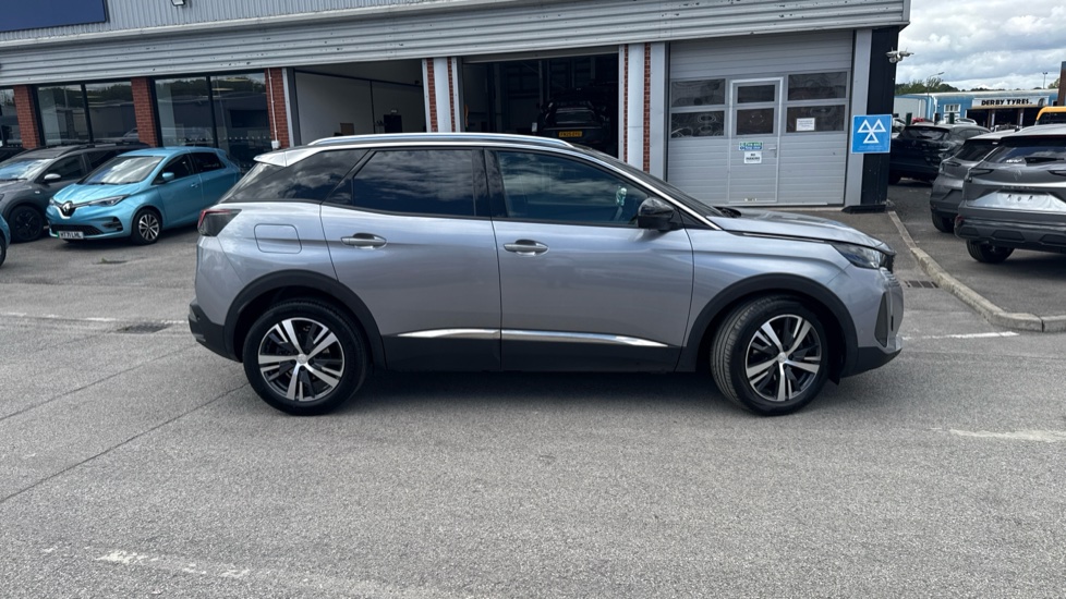 Peugeot 3008 1.2 PureTech Allure Premium+ 5dr EAT8 Petrol Estate - Image 29
