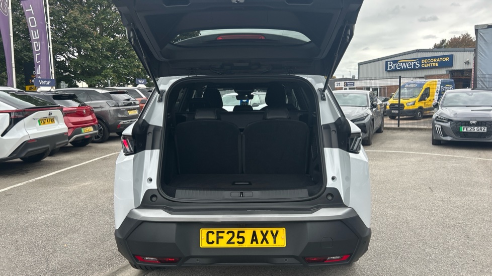 Peugeot 5008 1.2 Hybrid 136 Allure 5dr e-DSC6 Petrol Estate - Image 4