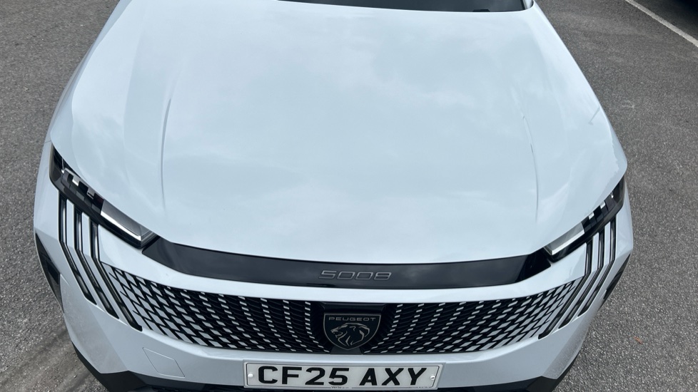 Peugeot 5008 1.2 Hybrid 136 Allure 5dr e-DSC6 Petrol Estate - Image 8