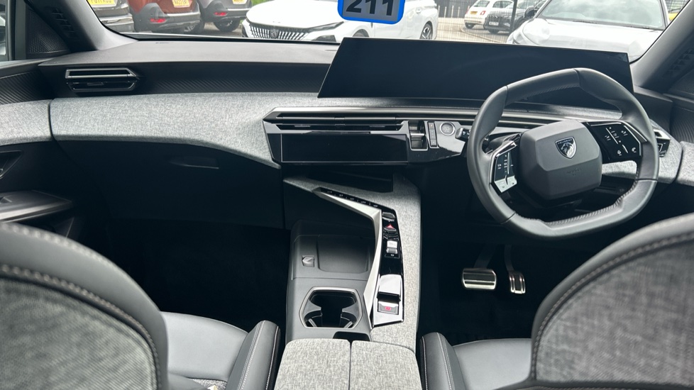 Peugeot 5008 1.2 Hybrid 136 Allure 5dr e-DSC6 Petrol Estate - Image 10