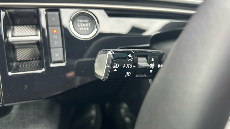 Peugeot 5008 1.2 Hybrid 136 Allure 5dr e-DSC6 Petrol Estate - Image 33