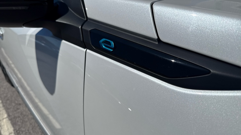 Peugeot 2008 100kW GT 50kWh 5dr Auto Electric Estate - Image 22