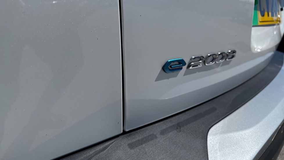 Peugeot 2008 100kW GT 50kWh 5dr Auto Electric Estate - Image 27