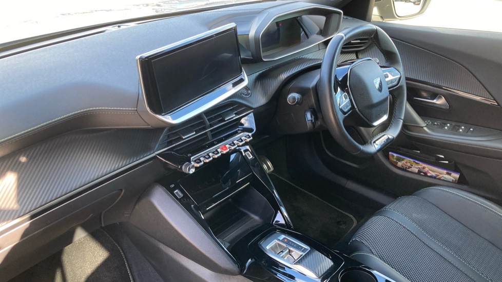 Peugeot 2008 100kW GT 50kWh 5dr Auto Electric Estate - Image 9