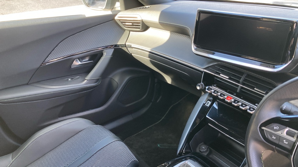 Peugeot 2008 100kW GT 50kWh 5dr Auto Electric Estate - Image 14