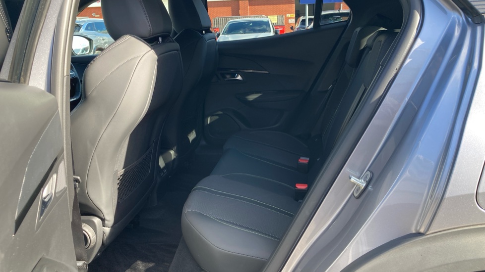 Peugeot 2008 100kW GT 50kWh 5dr Auto Electric Estate - Image 16