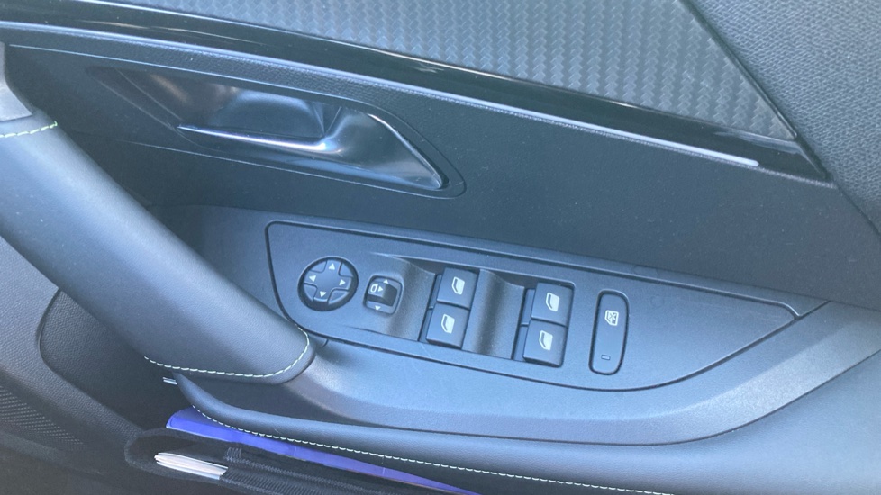 Peugeot 2008 100kW GT 50kWh 5dr Auto Electric Estate - Image 26