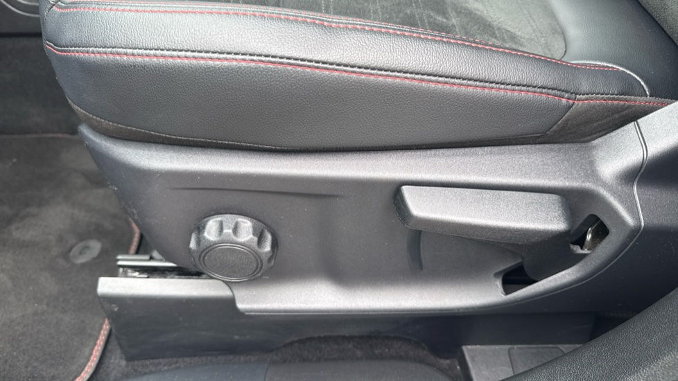 Ford Kuga 2.5 PHEV ST-Line X Edition 5dr CVT Estate - Image 23