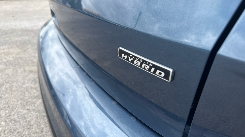 Ford Kuga 2.5 PHEV ST-Line X Edition 5dr CVT Estate - Image 27