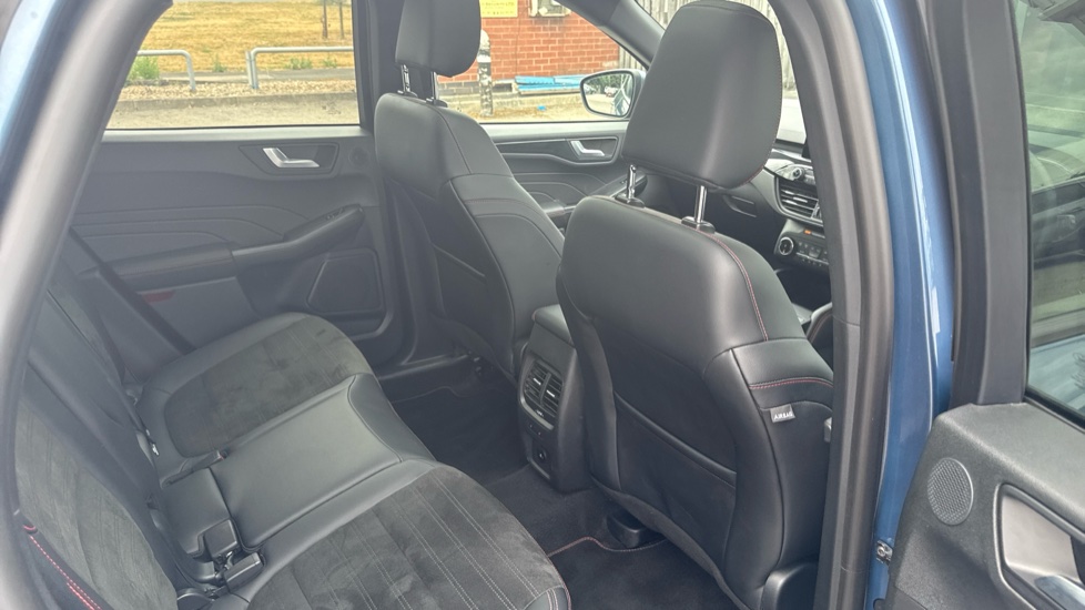 Ford Kuga 2.5 PHEV ST-Line X Edition 5dr CVT Estate - Image 31
