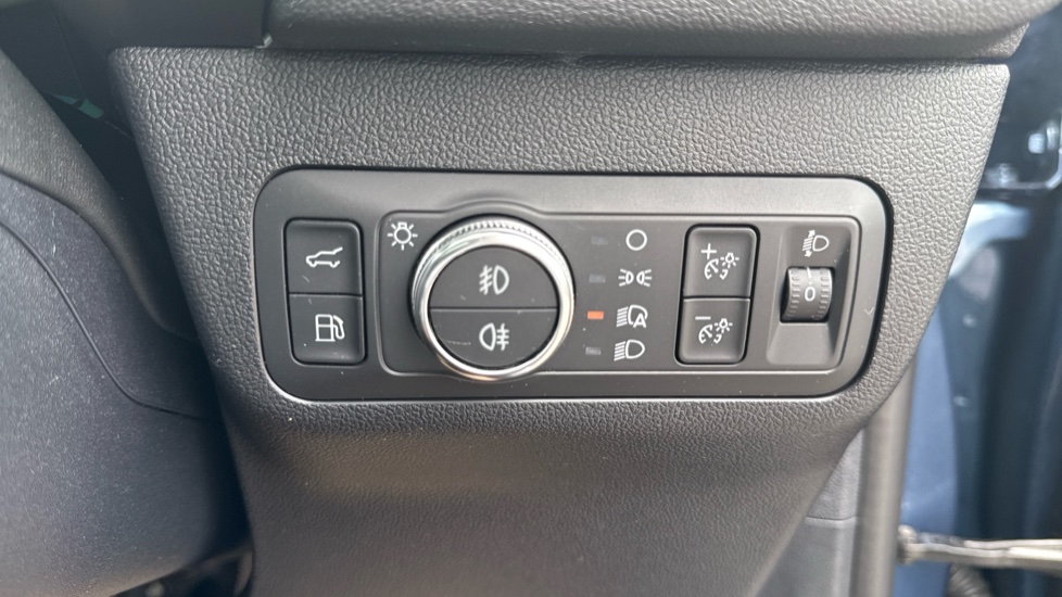 Ford Kuga 2.5 PHEV ST-Line X Edition 5dr CVT Estate - Image 34