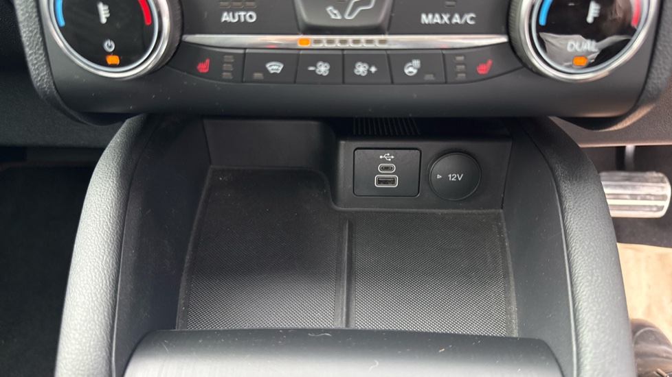 Ford Kuga 2.5 PHEV ST-Line X Edition 5dr CVT Estate - Image 35