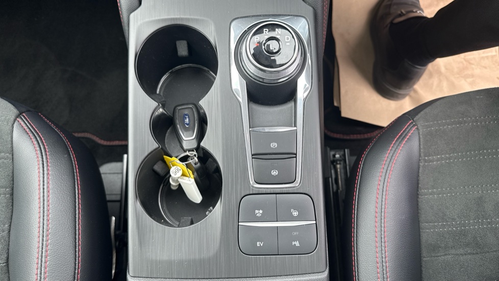 Ford Kuga 2.5 PHEV ST-Line X Edition 5dr CVT Estate - Image 36