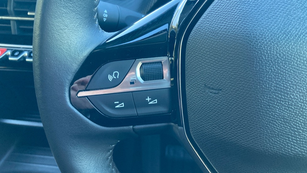 Peugeot 208 1.2 PureTech 100 Active Premium + 5dr Petrol Hatchback - Image 22