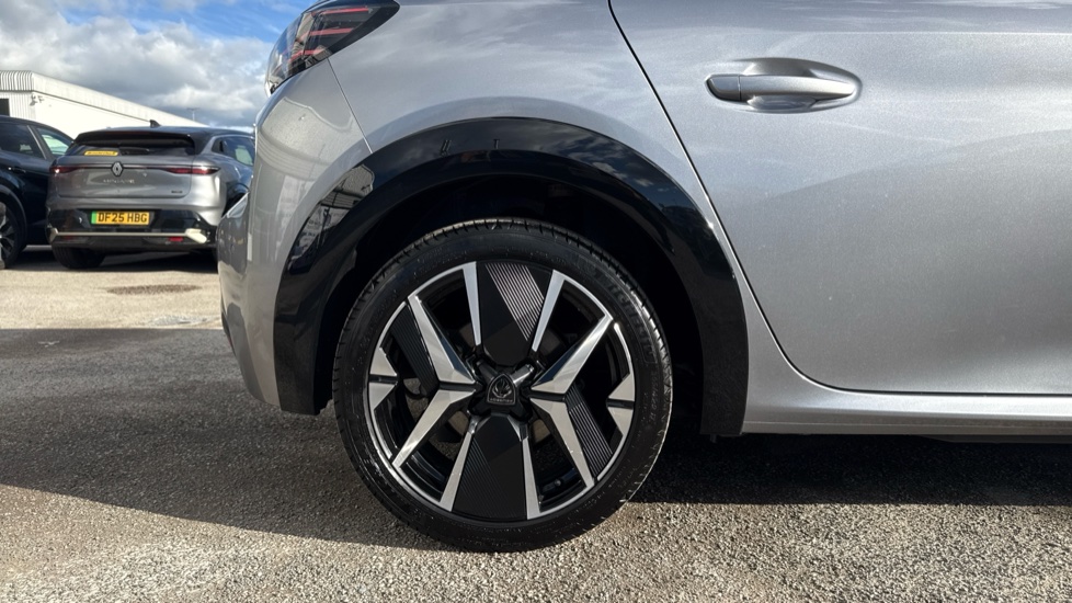 Peugeot 208 100kW GT 50kWh 5dr Auto Electric Hatchback - Image 7