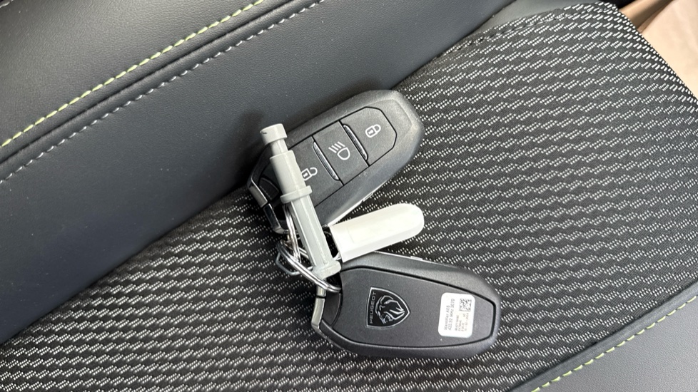 Peugeot 208 100kW GT 50kWh 5dr Auto Electric Hatchback - Image 20