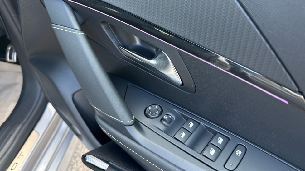 Peugeot 208 100kW GT 50kWh 5dr Auto Electric Hatchback - Image 23
