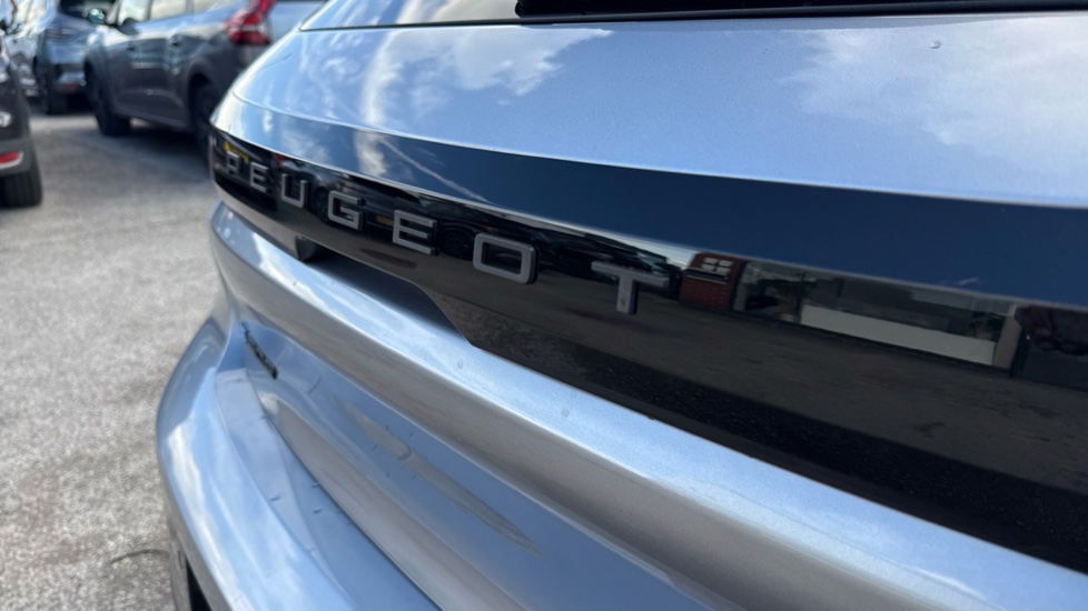 Peugeot 208 100kW GT 50kWh 5dr Auto Electric Hatchback - Image 26