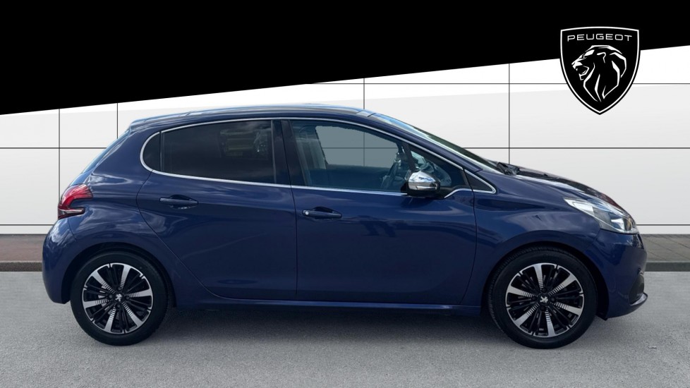 Peugeot 208 1.2 PureTech Allure Premium 5dr Petrol Hatchback - Image 5