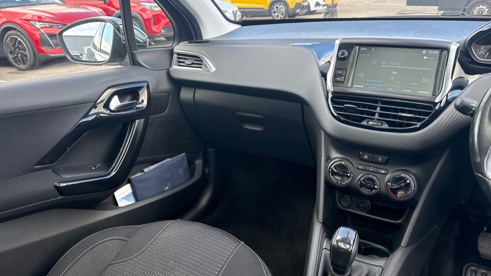 Peugeot 208 1.2 PureTech Allure Premium 5dr Petrol Hatchback - Image 14