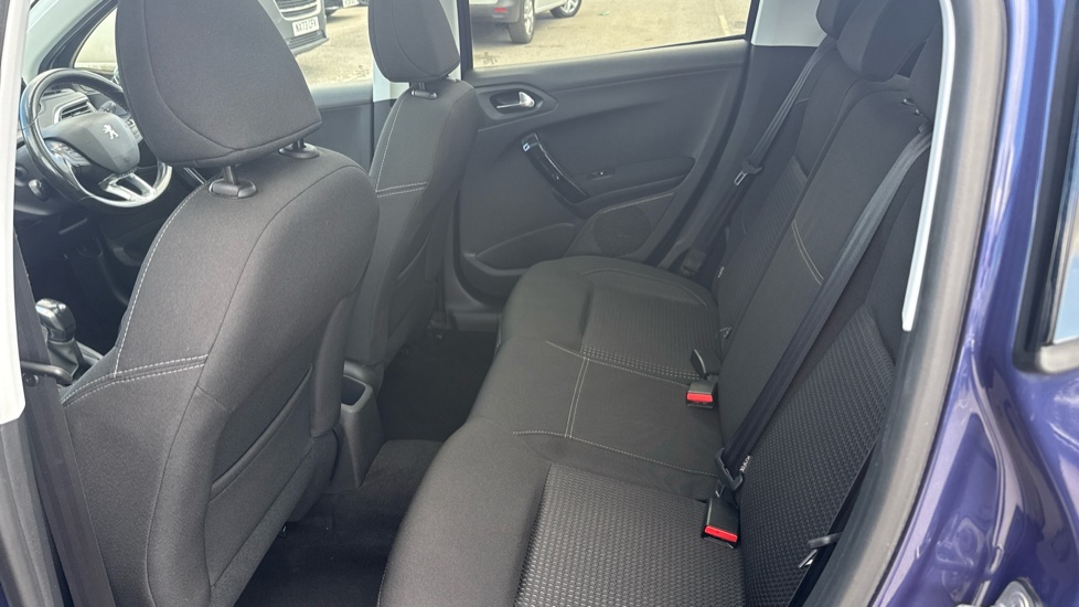 Peugeot 208 1.2 PureTech Allure Premium 5dr Petrol Hatchback - Image 16