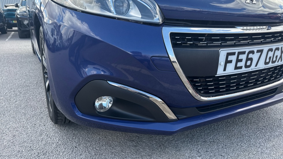Peugeot 208 1.2 PureTech Allure Premium 5dr Petrol Hatchback - Image 22