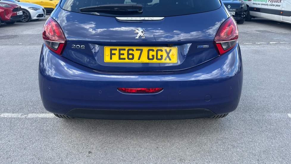 Peugeot 208 1.2 PureTech Allure Premium 5dr Petrol Hatchback - Image 24