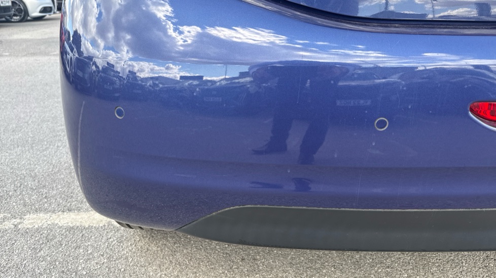 Peugeot 208 1.2 PureTech Allure Premium 5dr Petrol Hatchback - Image 25