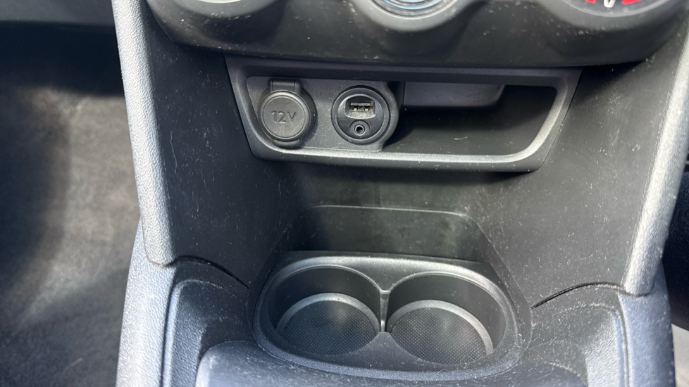 Peugeot 208 1.2 PureTech Allure Premium 5dr Petrol Hatchback - Image 36