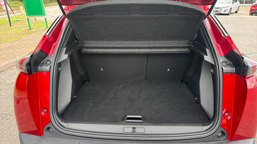 Peugeot 2008 1.2 PureTech Allure Premium 5dr Petrol Estate - Image 4