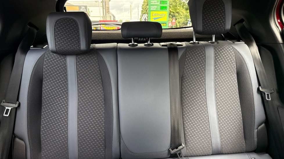 Peugeot 2008 1.2 PureTech Allure Premium 5dr Petrol Estate - Image 15