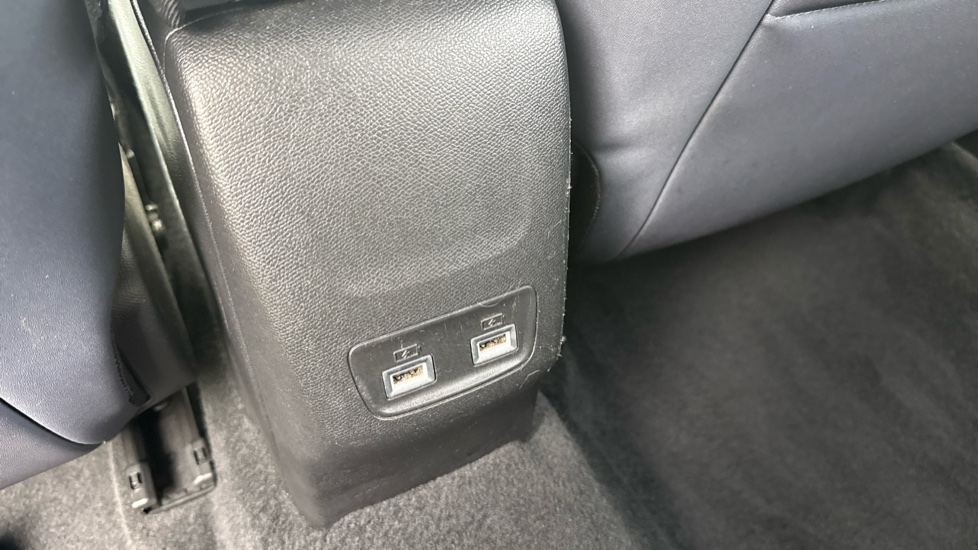 Peugeot 2008 1.2 PureTech Allure Premium 5dr Petrol Estate - Image 24