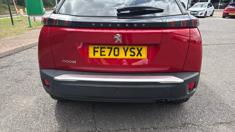 Peugeot 2008 1.2 PureTech Allure Premium 5dr Petrol Estate - Image 30