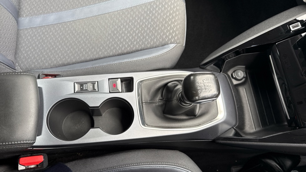 Peugeot 2008 1.2 PureTech Allure Premium 5dr Petrol Estate - Image 41