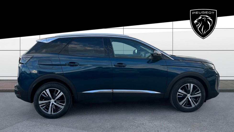 Peugeot 3008 1.2 PureTech Allure Premium+ 5dr EAT8 Petrol Estate - Image 5