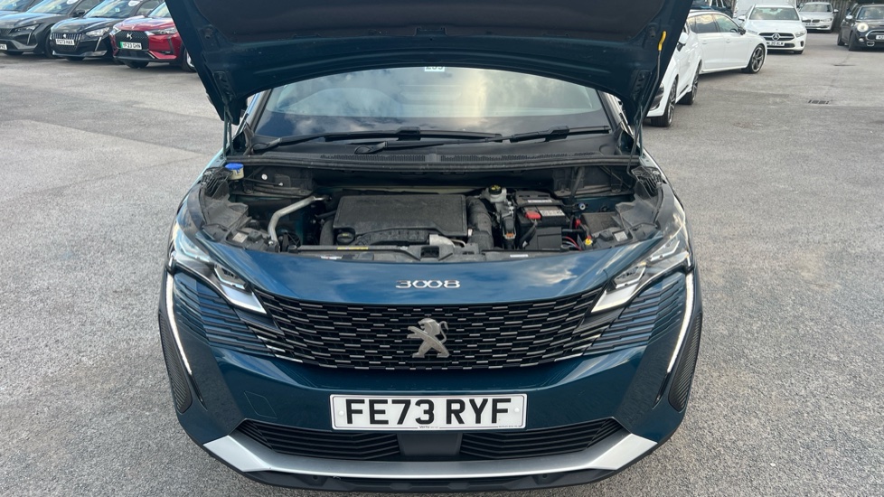 Peugeot 3008 1.2 PureTech Allure Premium+ 5dr EAT8 Petrol Estate - Image 8