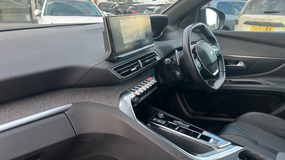 Peugeot 3008 1.2 PureTech Allure Premium+ 5dr EAT8 Petrol Estate - Image 9