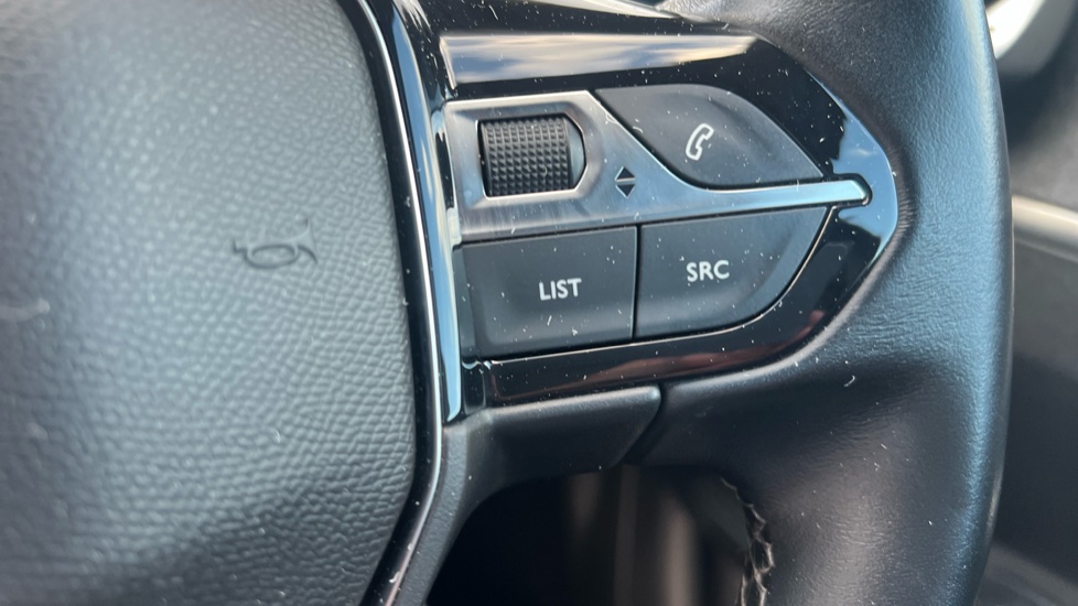 Peugeot 3008 1.2 PureTech Allure Premium+ 5dr EAT8 Petrol Estate - Image 28