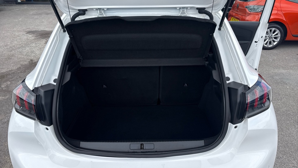 Peugeot 208 1.2 PureTech 100 Allure Premium + 5dr Petrol Hatchback - Image 4