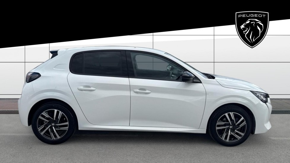 Peugeot 208 1.2 PureTech 100 Allure Premium + 5dr Petrol Hatchback - Image 5