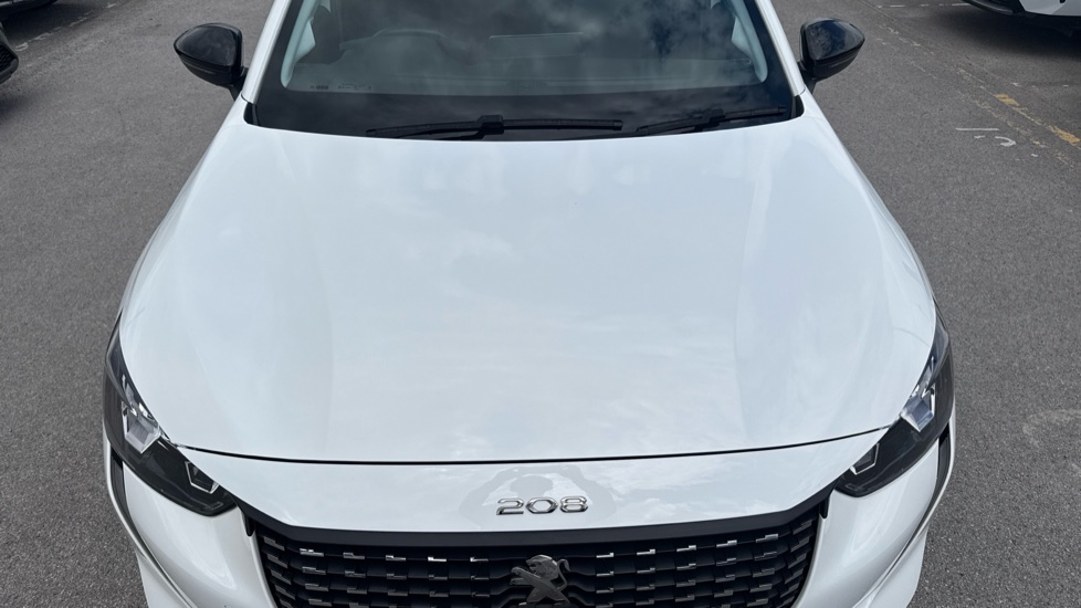 Peugeot 208 1.2 PureTech 100 Allure Premium + 5dr Petrol Hatchback - Image 8