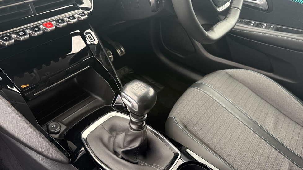 Peugeot 208 1.2 PureTech 100 Allure Premium + 5dr Petrol Hatchback - Image 13