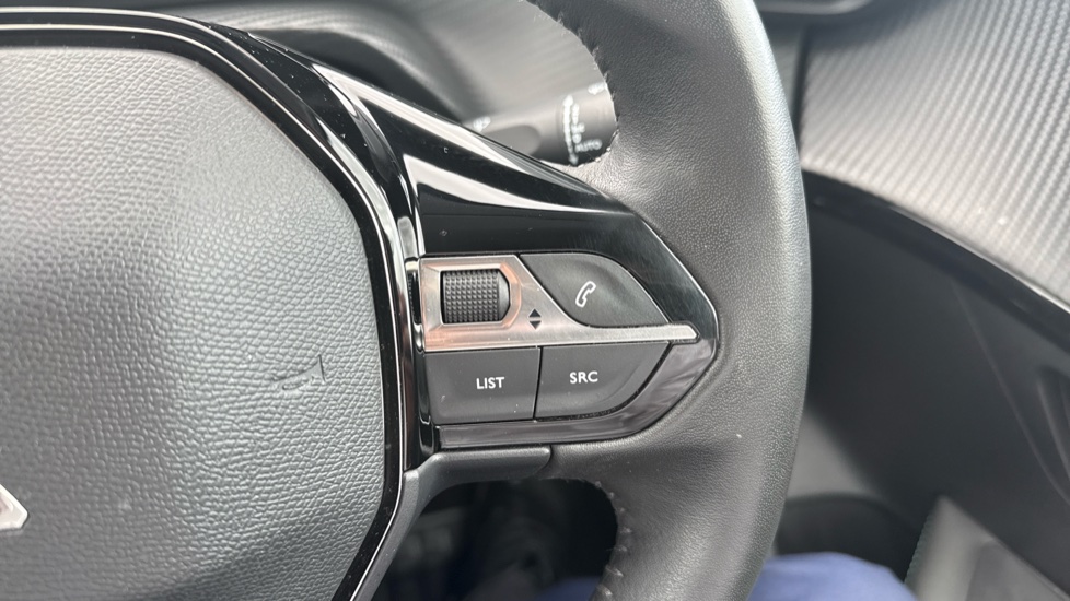 Peugeot 208 1.2 PureTech 100 Allure Premium + 5dr Petrol Hatchback - Image 29