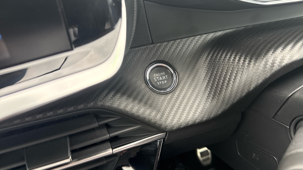 Peugeot 208 1.2 PureTech 100 Allure Premium + 5dr Petrol Hatchback - Image 36